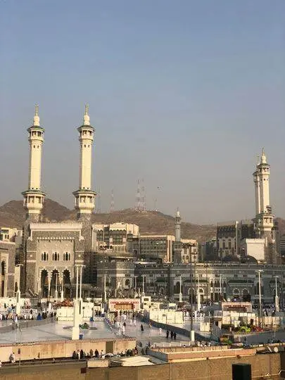 7 Days Umrah Package from Lahore